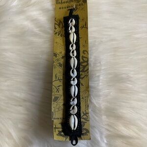 🩷5/$10 Black and White Shell Bracelet